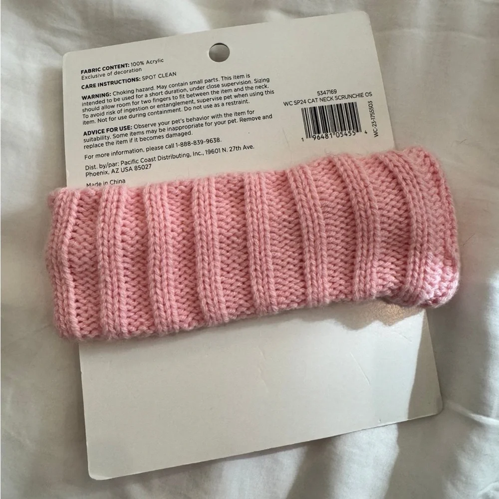 NWT✨ Cat Neck Scrunchie Valentine’s Day *3/$15*